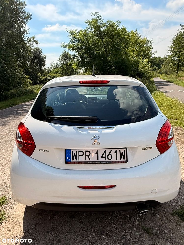 Peugeot 208 - 13