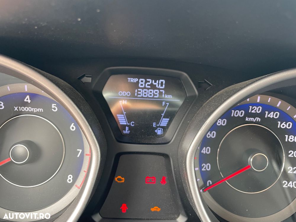 Hyundai Elantra 1.6 MPi - 4