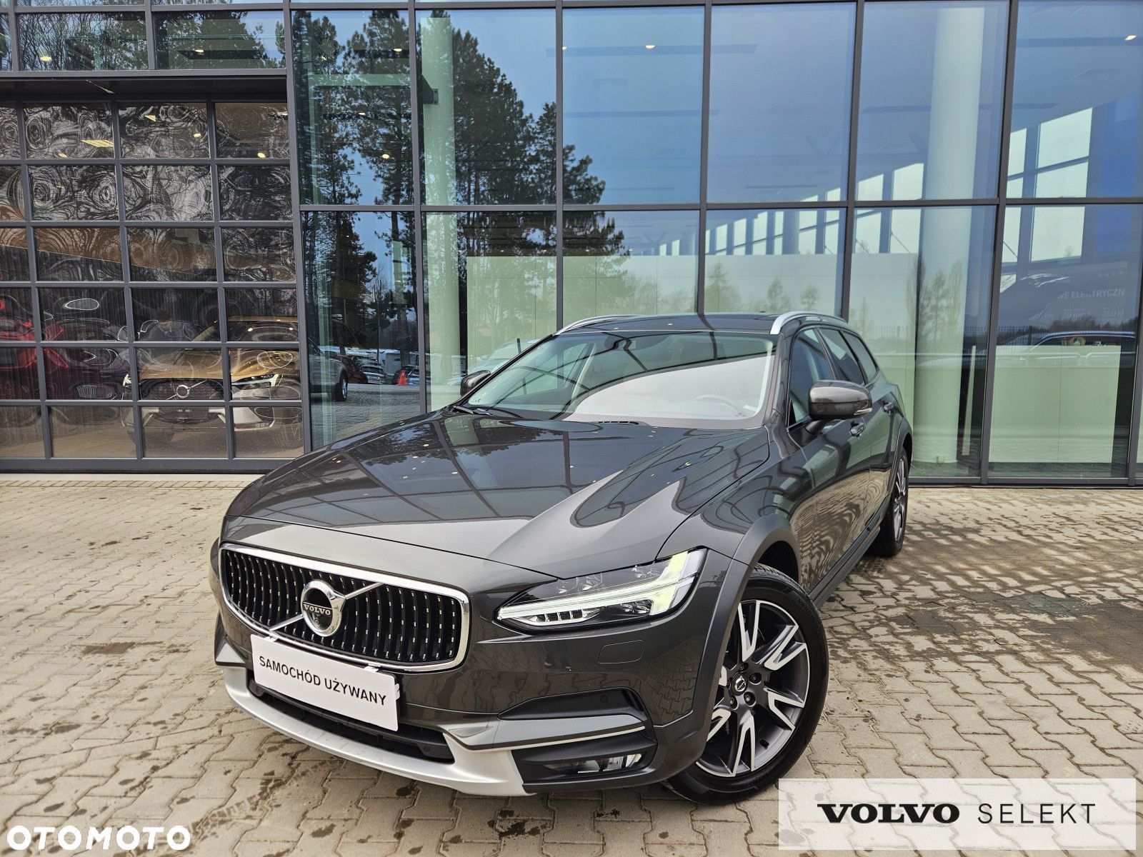 Volvo V90 Cross Country - 1