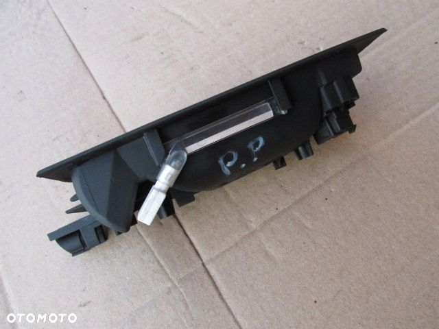 Audi A8 D3 lift Klamka wewnętrzna prawy przód 4E0837020 - 3