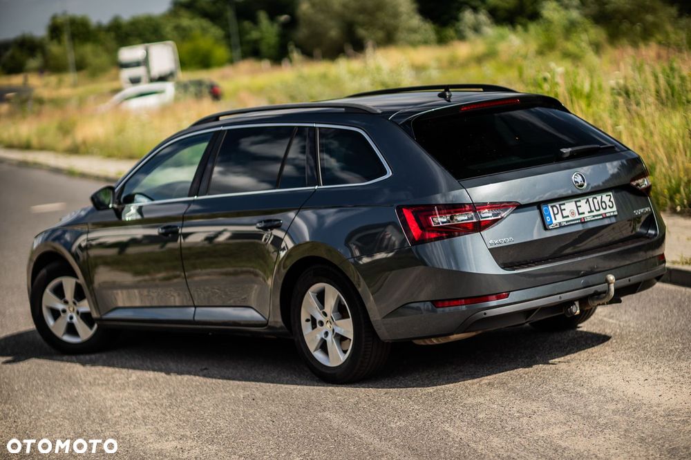 Skoda Superb 2.0 TDI DSG Ambition - 16