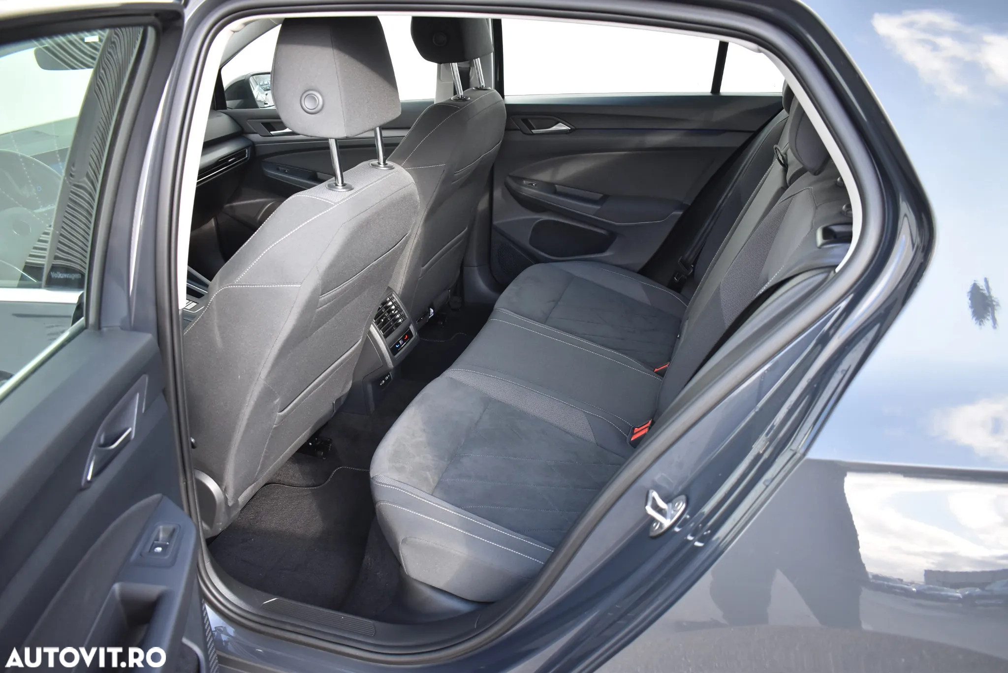 Volkswagen Golf 1.5 eHybrid OPF DSG Style - 24