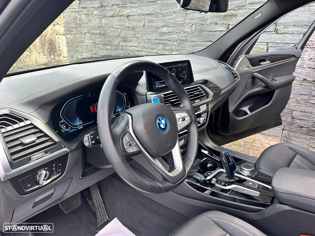 BMW iX3 M Sport Inspiring - 12