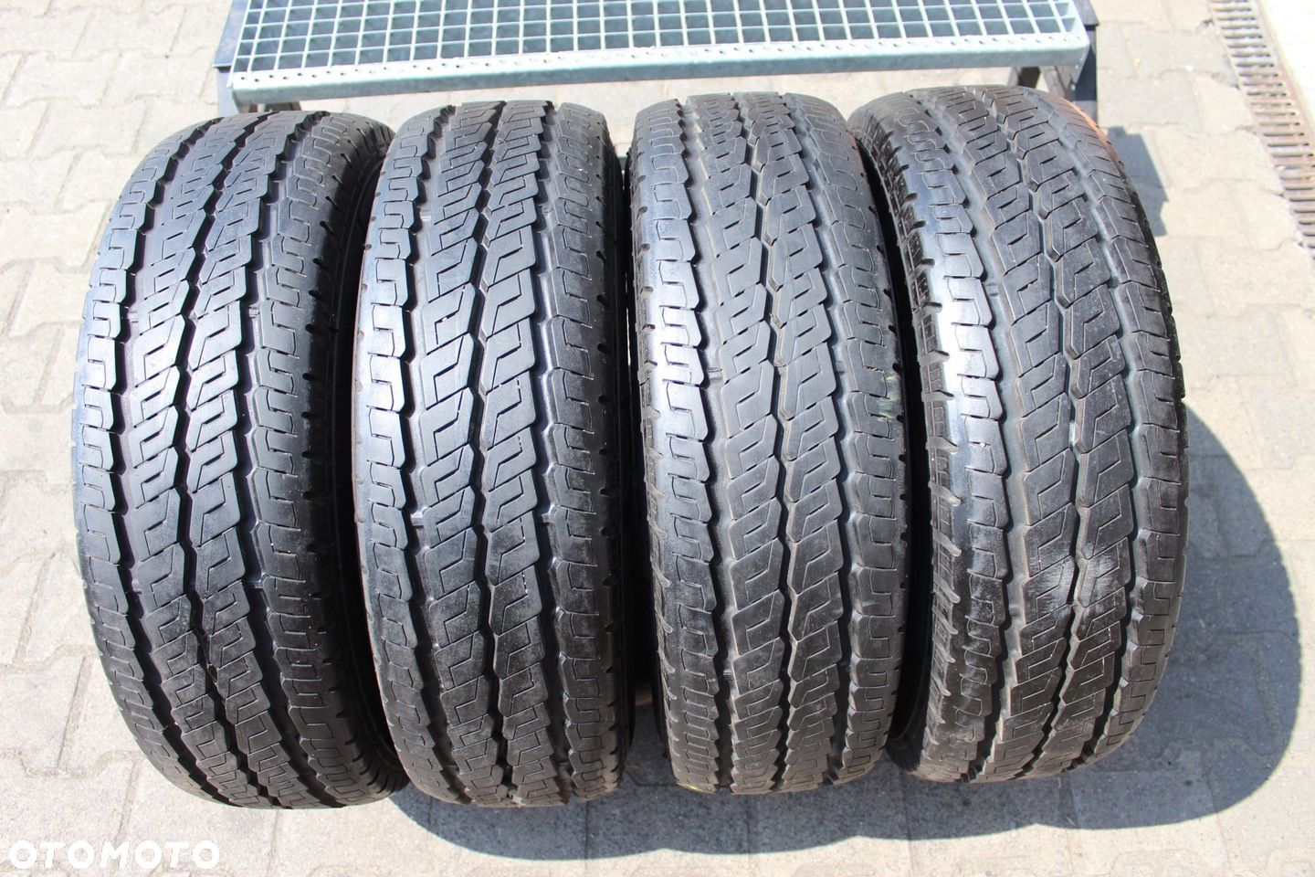 4x 225/75R16CP CONTINENTAL VANCO CAMPER 116R 17r - 1