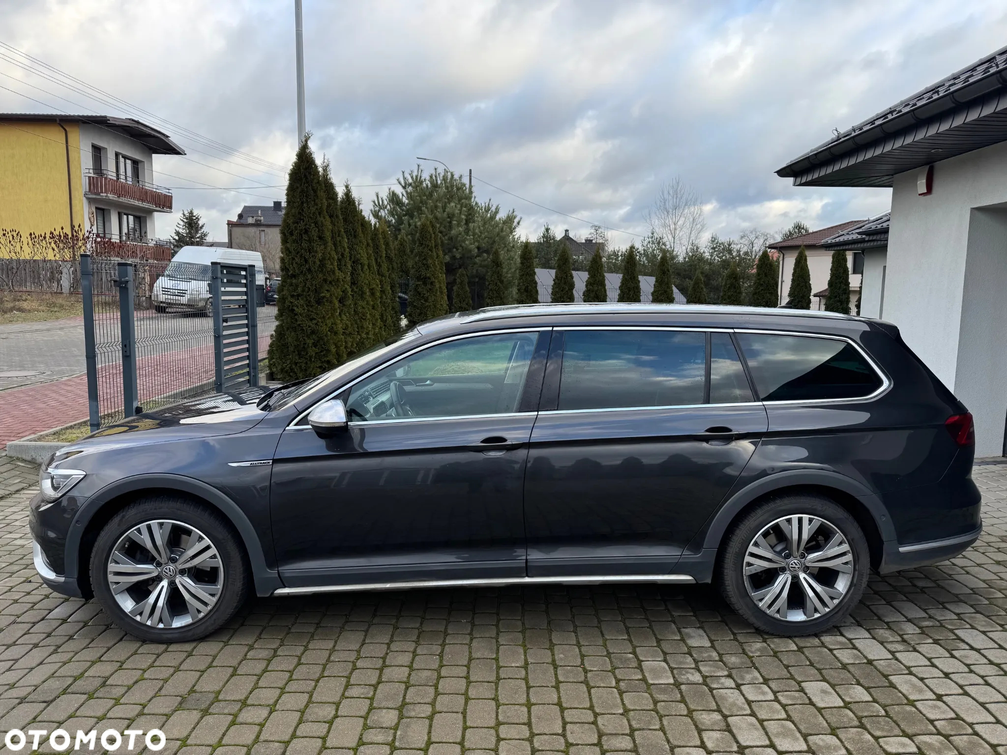 Volkswagen Passat Variant 2.0 TDI SCR DSG 4Motion Alltrack - 2