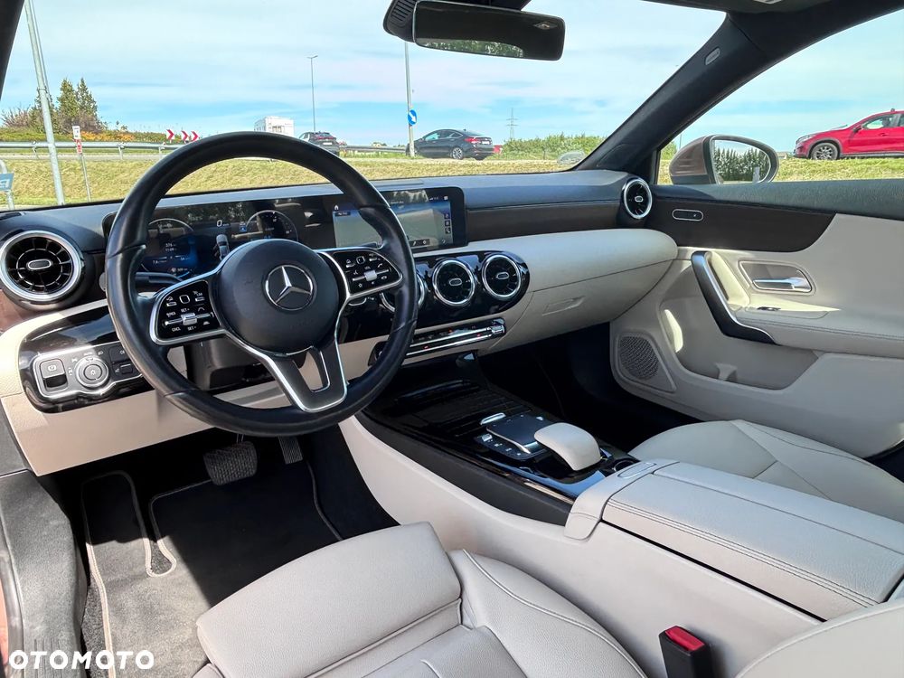 Mercedes-Benz Klasa A 180 Progressive 7G-DCT - 15