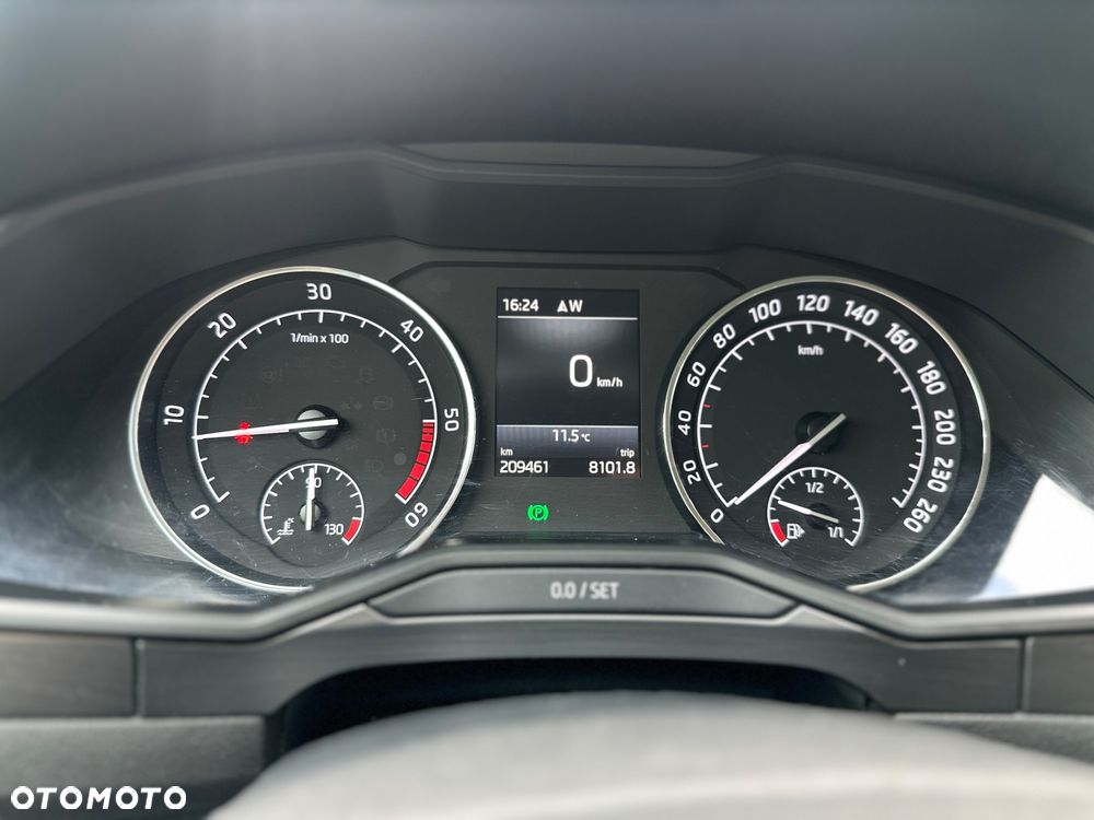 Skoda Superb 2.0 TDI Premium Edition - 20