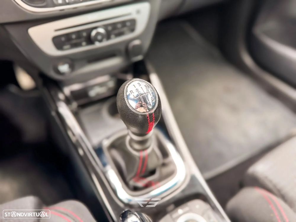 Renault Mégane Coupe 2.0 T RS - 28