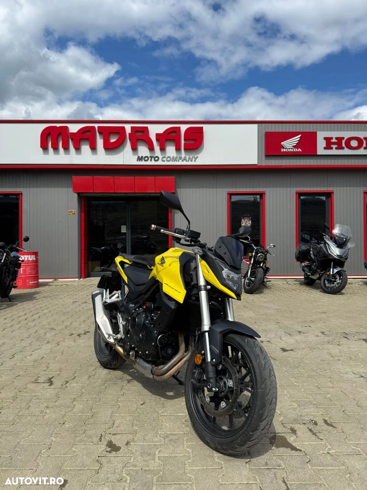 Honda CB 750 Hornet - 1