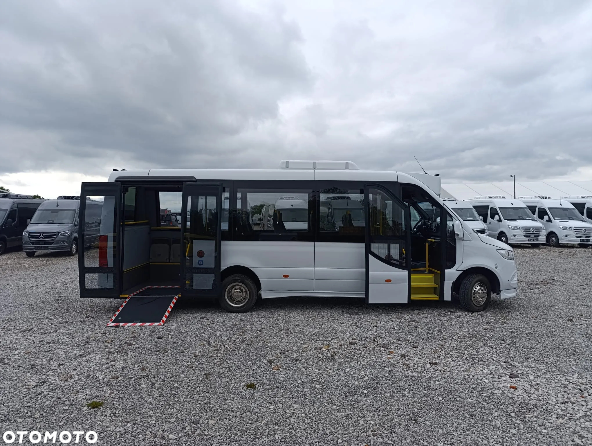 Mercedes-Benz Sprinter 517 - 4