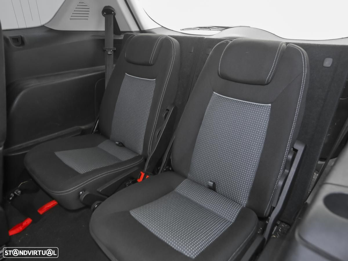 Ford S-Max - 8