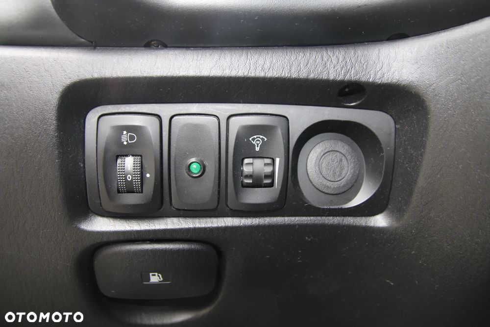 Hyundai H-1 Starex - 17