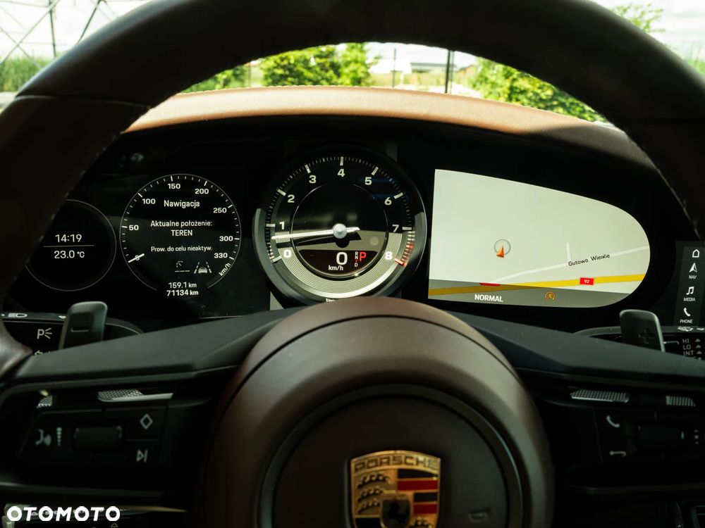 Porsche 911 Carrera 4S - 28