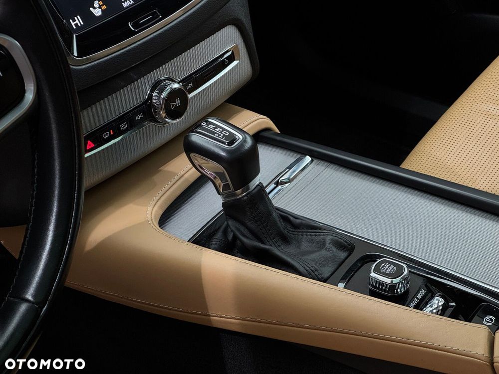 Volvo XC 90 D5 AWD Inscription - 9