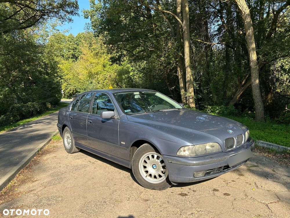 BMW Seria 5 528i - 4