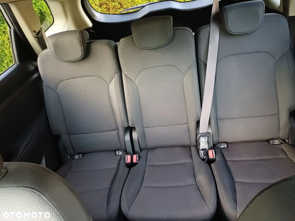 Kia Carens 1.7 CRDi S - 28