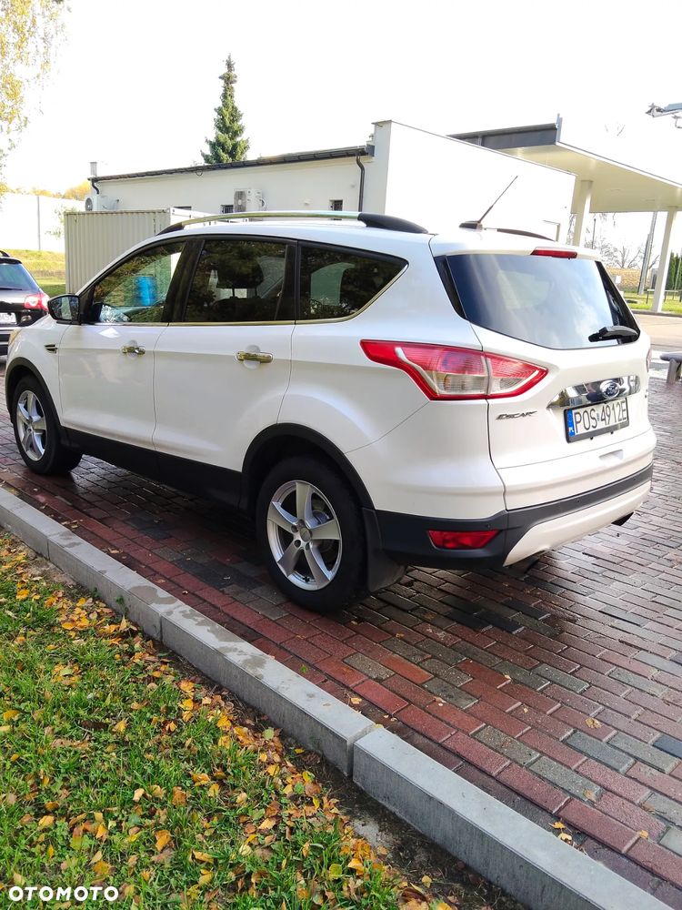 Ford Escape 2.0 EcoBoost AWD Titanium - 4