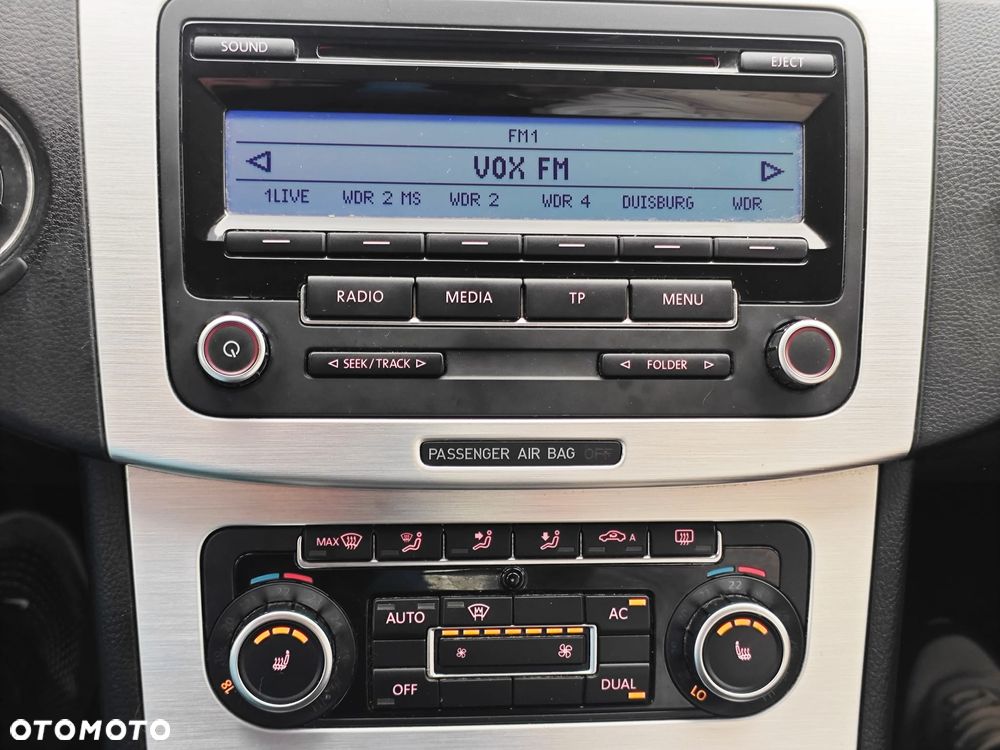Volkswagen Passat - 30