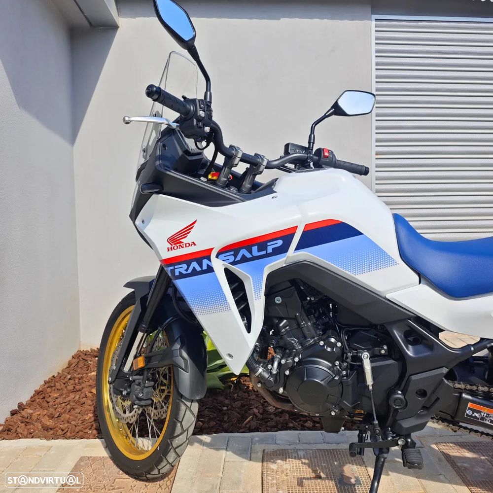 Honda Transalp 750 - 13