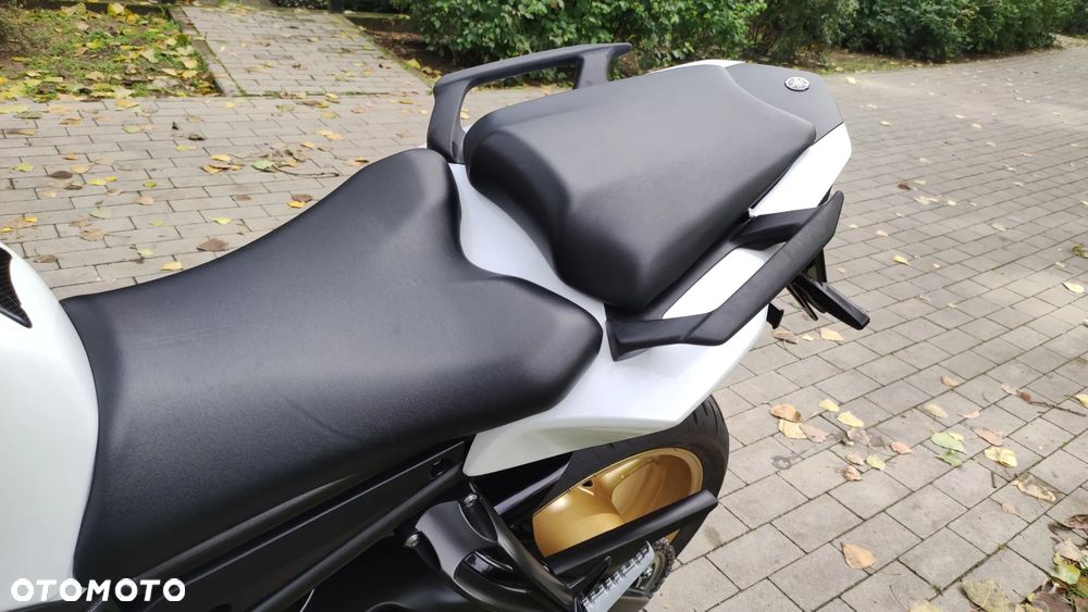 Yamaha FZ8 - 16