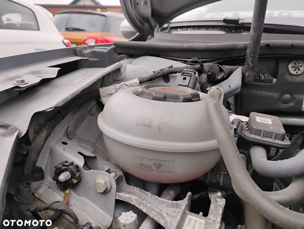 Volkswagen Passat - 24