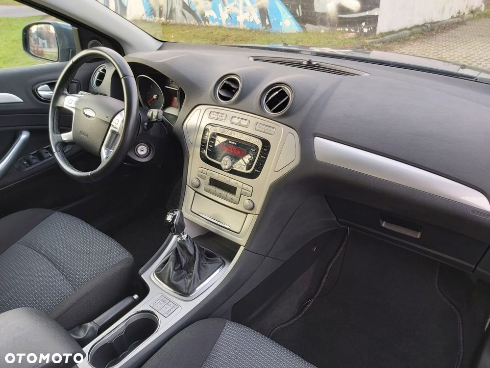 Ford Mondeo 1.8 TDCi Trend - 16