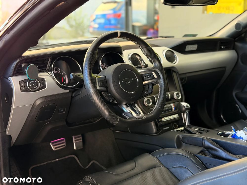 Ford Mustang - 13