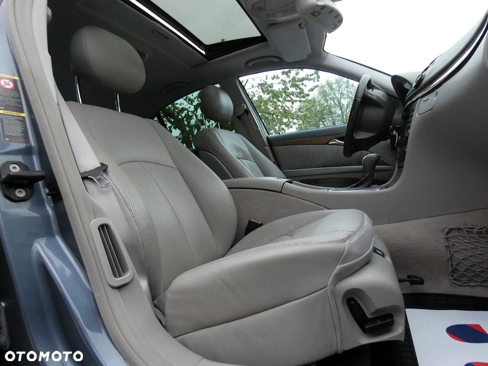 Mercedes-Benz Klasa E 320 T Avantgarde - 29