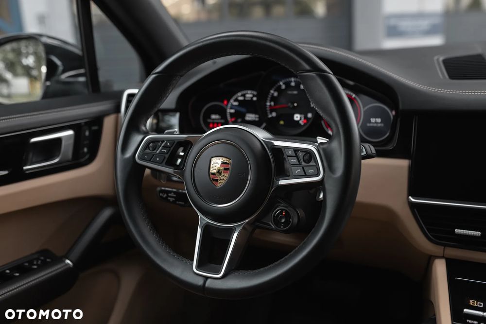 Porsche Cayenne Standard - 17