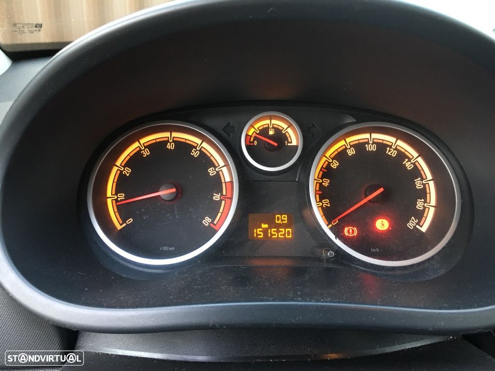 Opel Corsa 1.2 CMON - 9