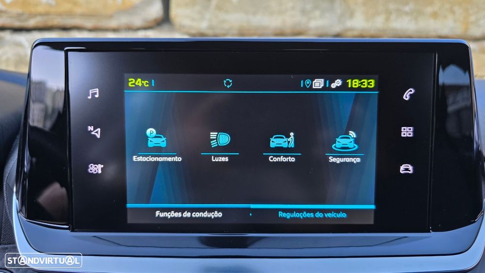 Peugeot e-208 Allure Pack - 25