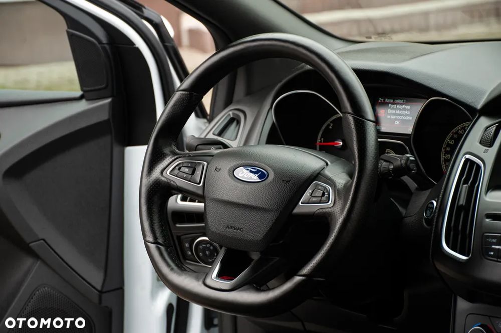 Ford Focus 2.0 TDCi ST mit Leder-Exclusiv-Paket - 30