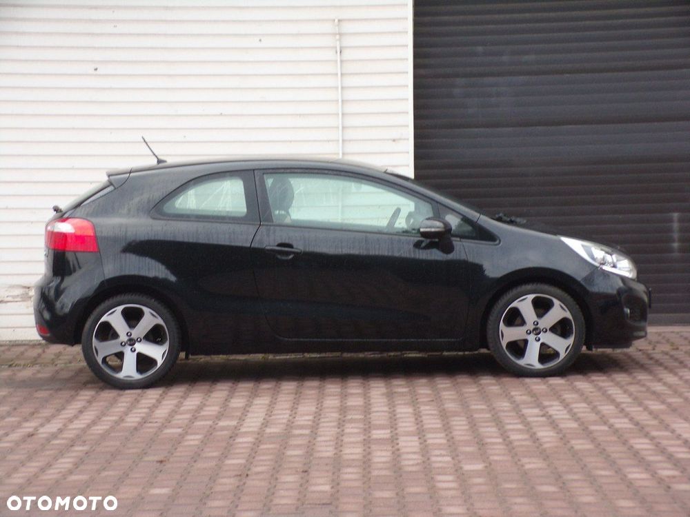 Kia Rio - 12