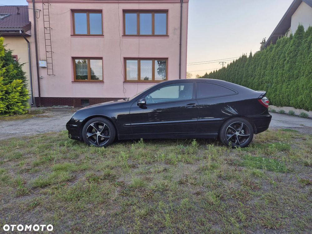 Mercedes-Benz Klasa C 230 Sportcoupe 7-G-TRONIC - 12