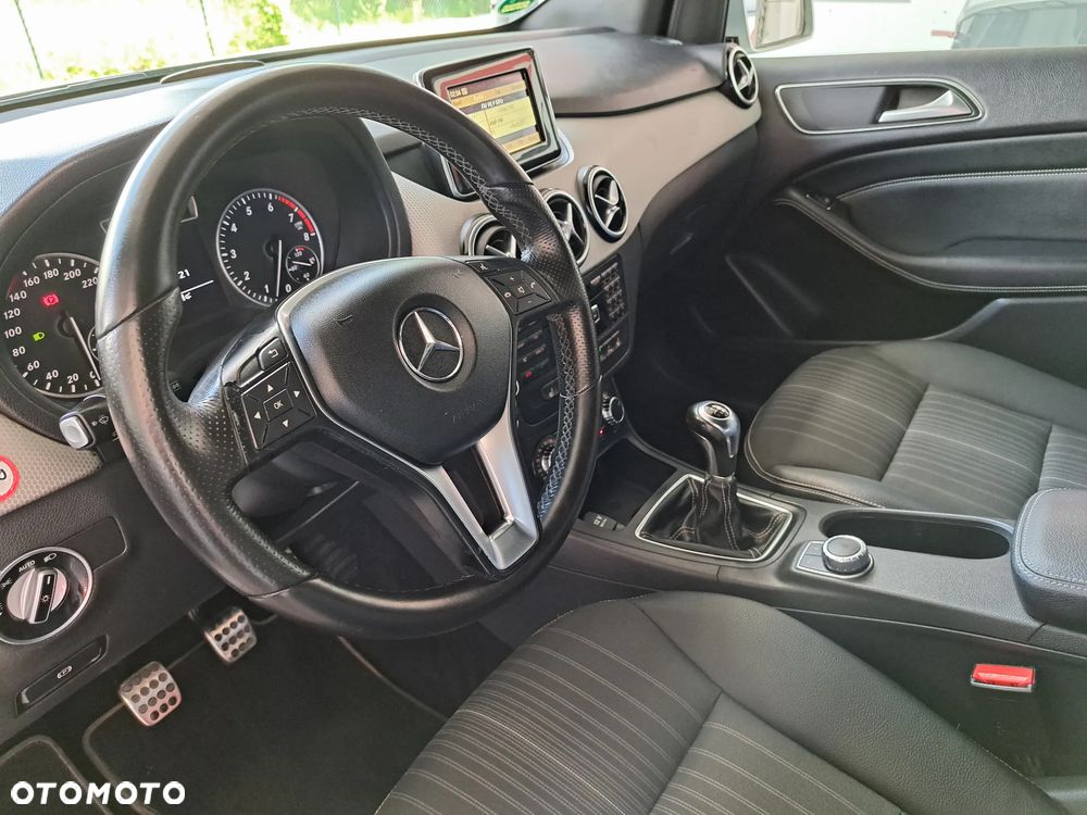 Mercedes-Benz Klasa B 200 (BlueEFFICIENCY) - 28