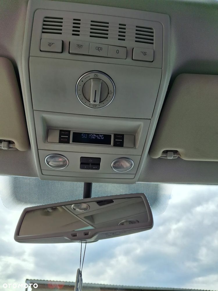 Volkswagen Multivan - 33