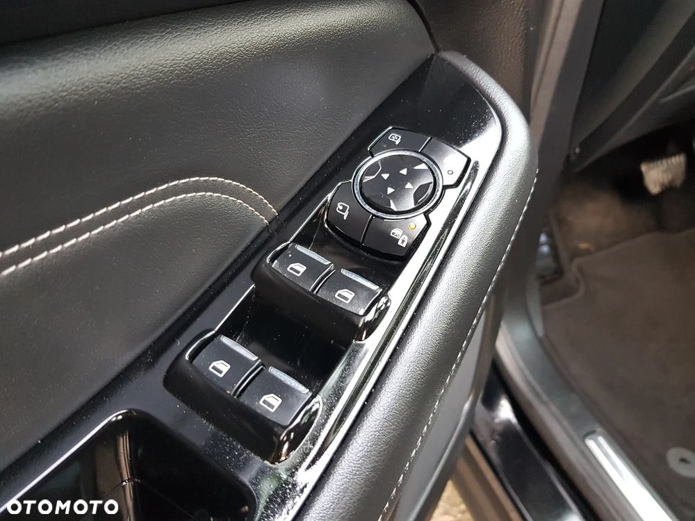 Ford S-Max 2.0 TDCi Titanium PowerShift - 32