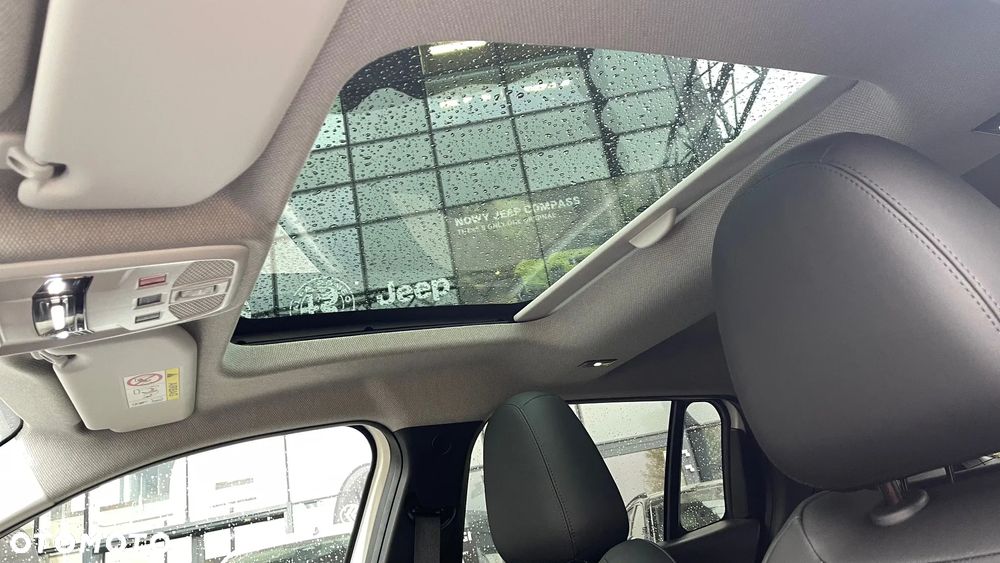 Jeep Avenger ver-1-2-t3-mhev-summit-fwd-edct6 - 4