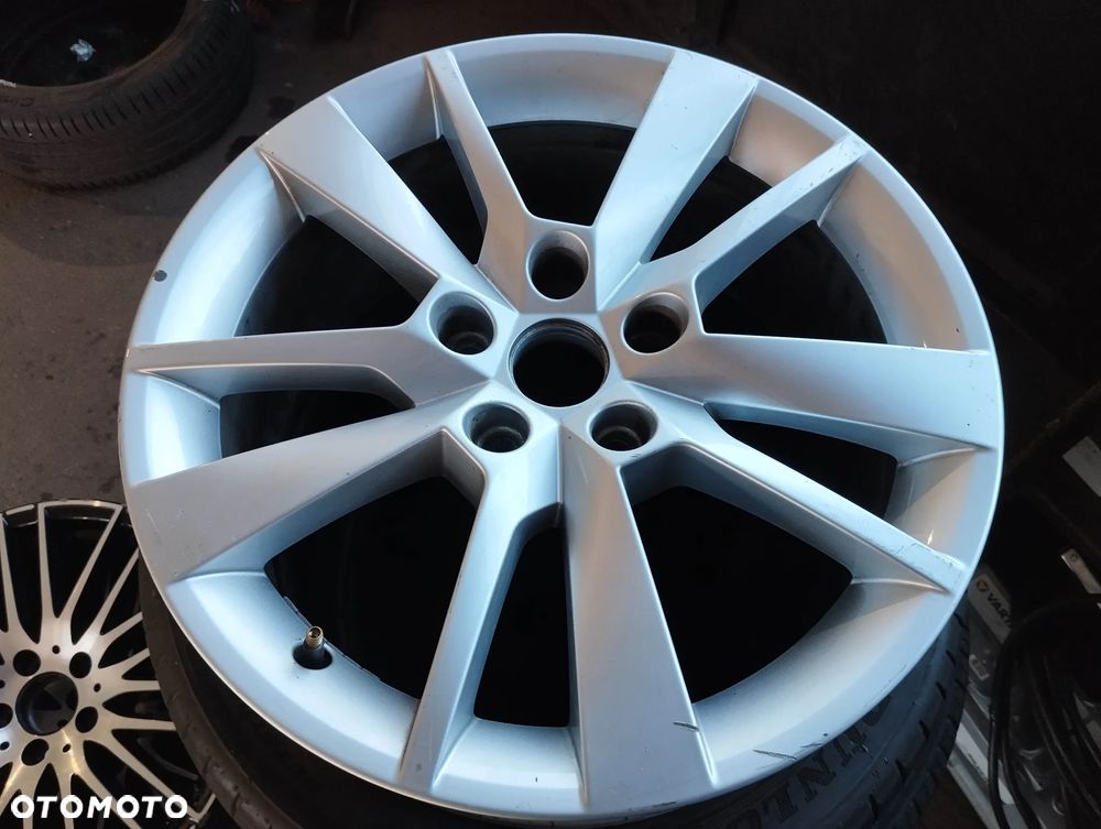 SKODA 5X112 17 7 ET49 OCTAVIA FELGA ALU 1SZT 5E0601025