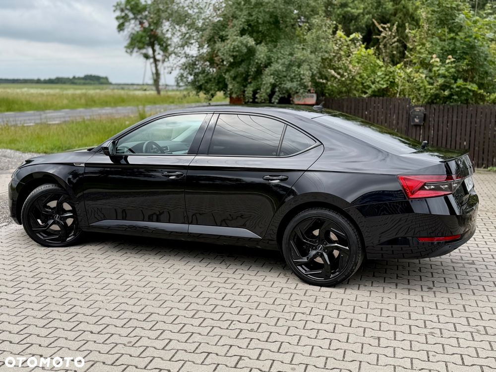 Skoda Superb 2.0 TDI Sportline - 22