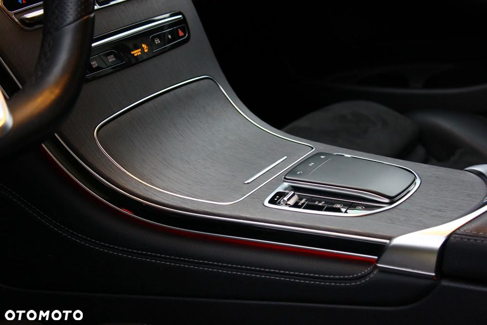 Mercedes-Benz GLC - 26