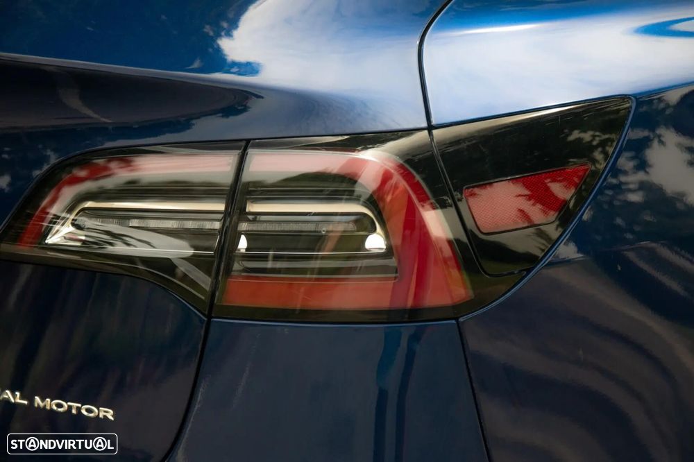 Tesla Model 3 Long-Range Dual Motor AWD - 12