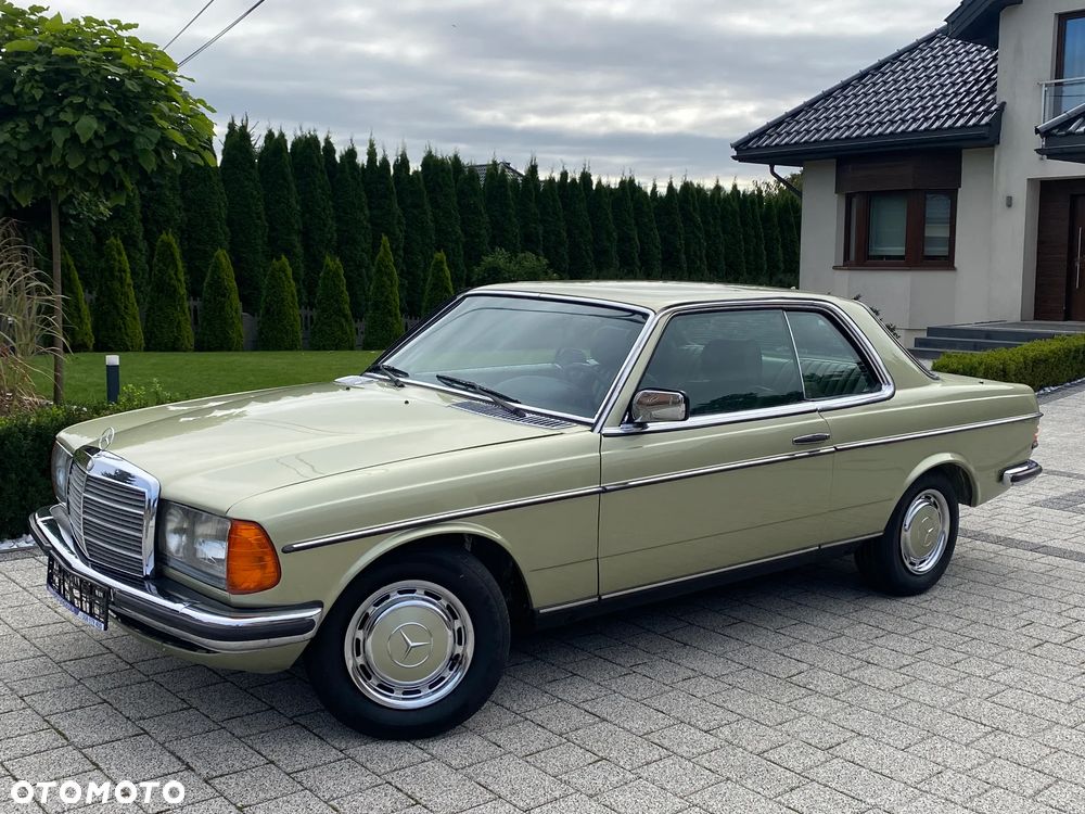 Mercedes-Benz W123 - 1