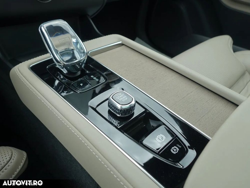 Volvo XC 90 T8 AWD Ultra Bright - 23