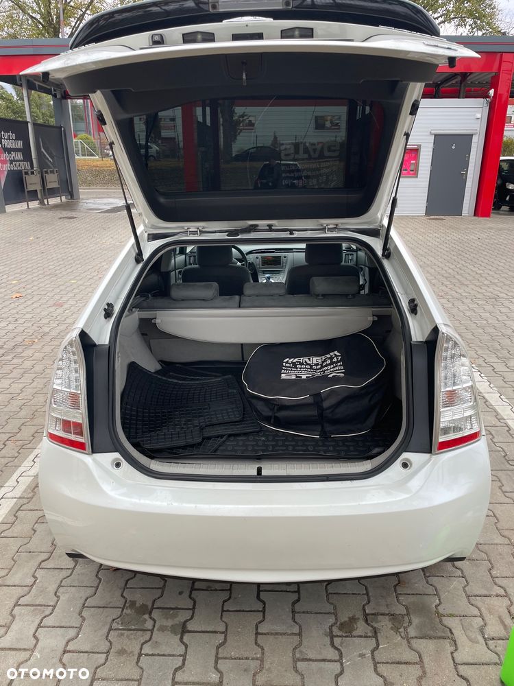 Toyota Prius - 8