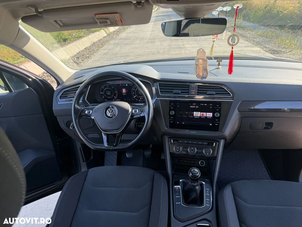 Volkswagen Tiguan - 2