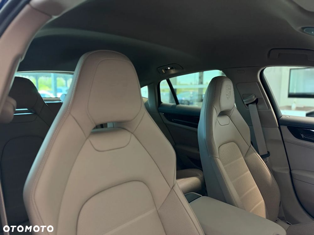 Porsche Panamera 4 E-Hybrid PHEV - 27