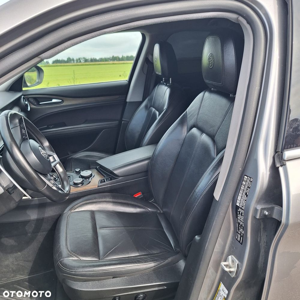 Alfa Romeo Stelvio - 6