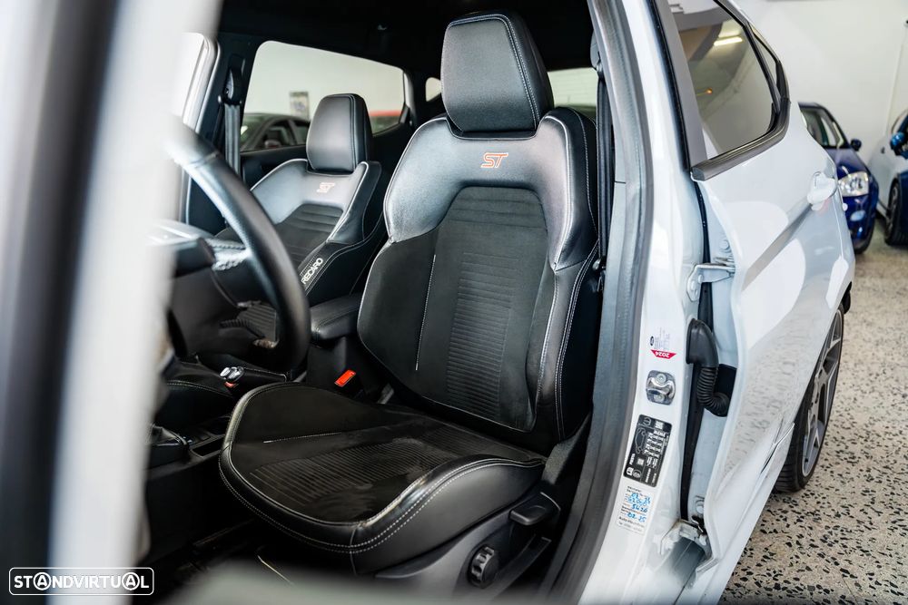 Ford Fiesta 1.5 EcoBoost ST - 8