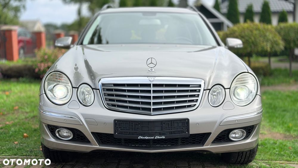 Mercedes-Benz E-Class 2006 photo 2